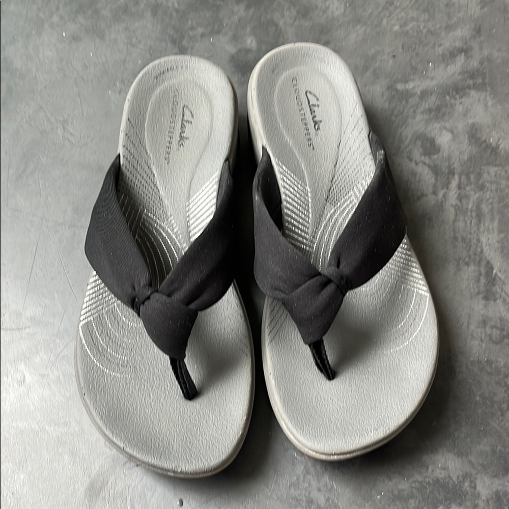 Clarks Cloudsteppers Flip Flops